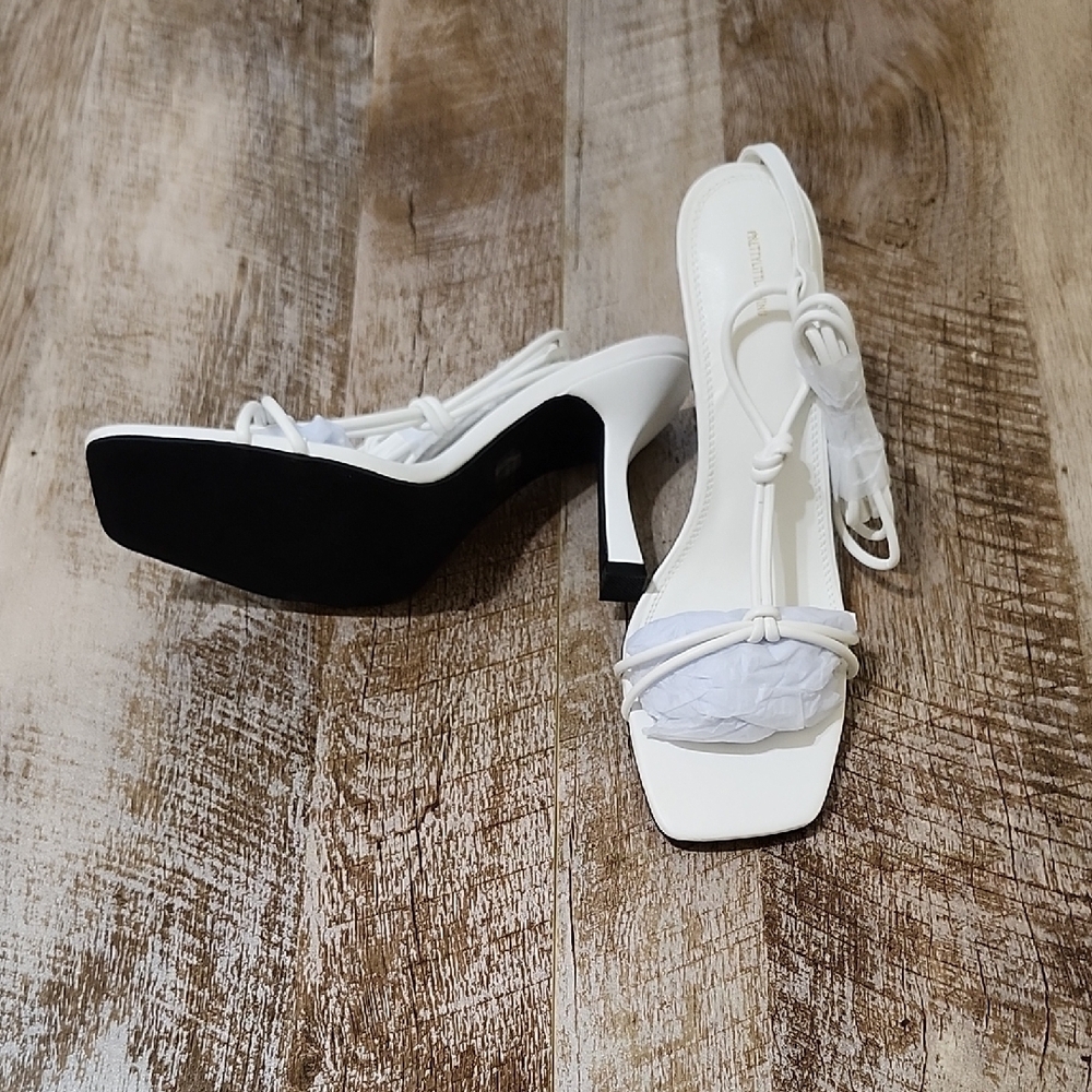 PrettyLittleThing Black and White Heels with Chunky Platform and Thin Straps - Picture 4 of 8